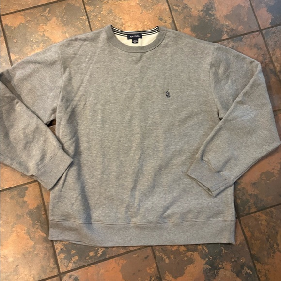 🔴Nautica Gray Sweatshirt - Picture 1 of 3